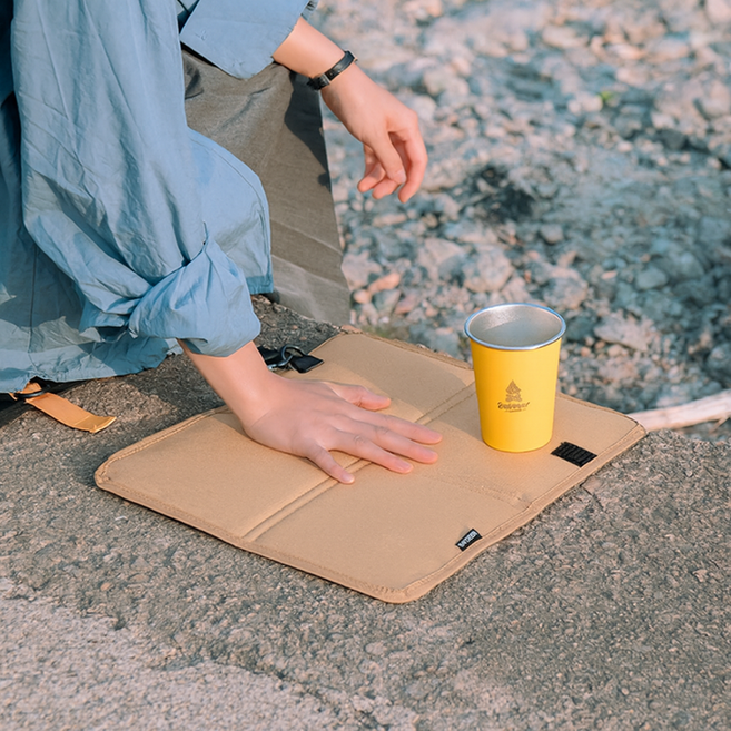 루세아 휴대만점 야외필수 다용도 접이식 방석, 베이지