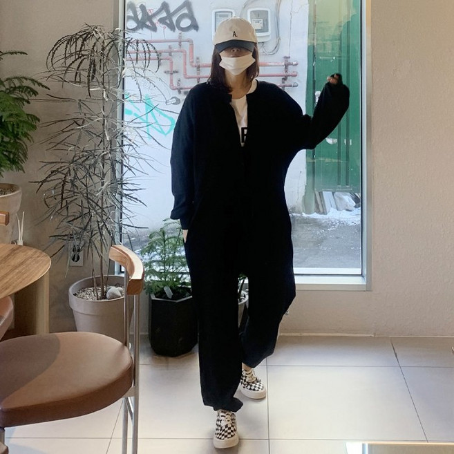 애플망고옷장 간절기 미듐 무지 점프슈트 봄가을 긴팔 슈트