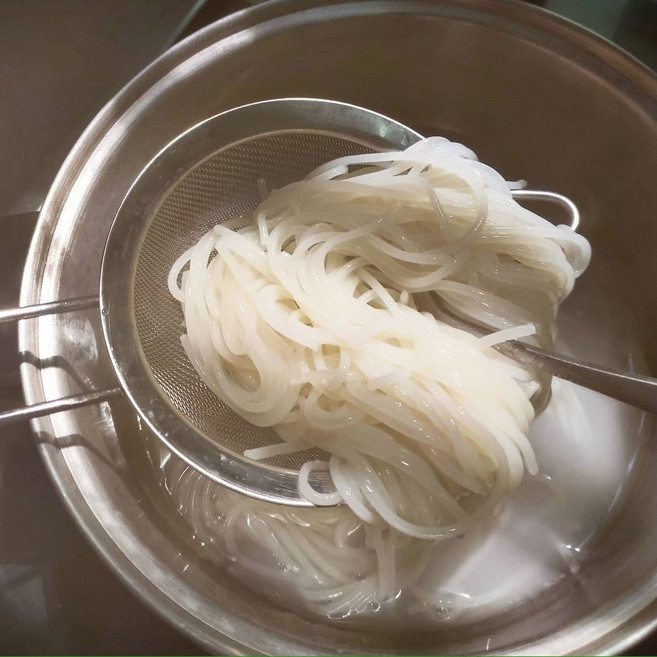 쌀과 물로만 만든 아기 국수 돌아기 어린이 쌀면 소면 돌전 10개월 촉감놀이 유아, 5mm, 2개, 400g