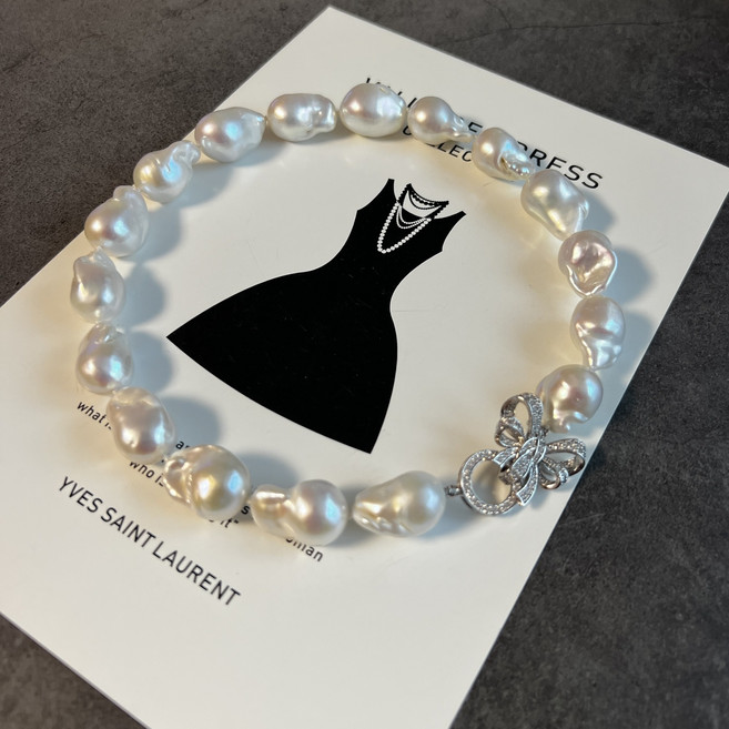 아기자기 바로크 진주 목걸이 Bowtie Baroque Pearl Necklace Silver 925