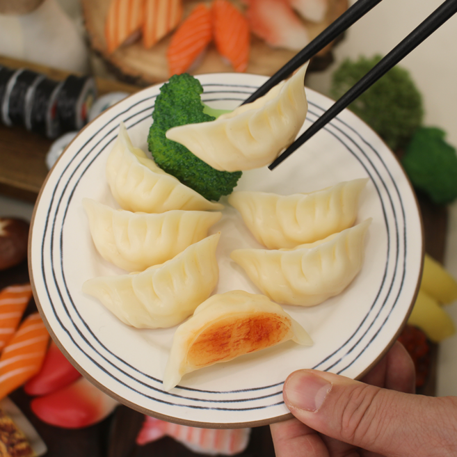 왓위셀 군만두 모형 3P, 화이트