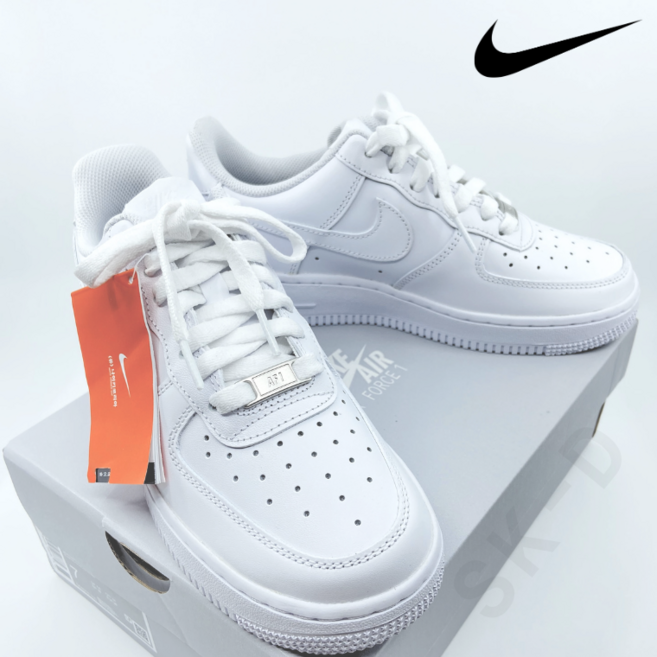 [국내매장판 정품]나이키 에어포스 1 07 올화이트 (+쿠션양말증정)