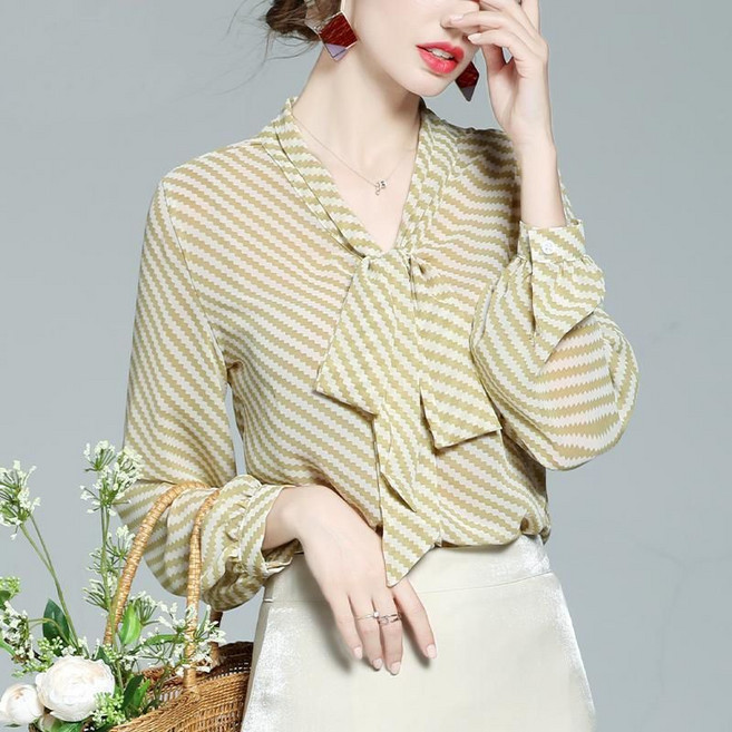 Makone 여성 브이넥 타이리본 스트라이프 패션 엘리강스 간절기 쉬폰블라우스 데일리룩