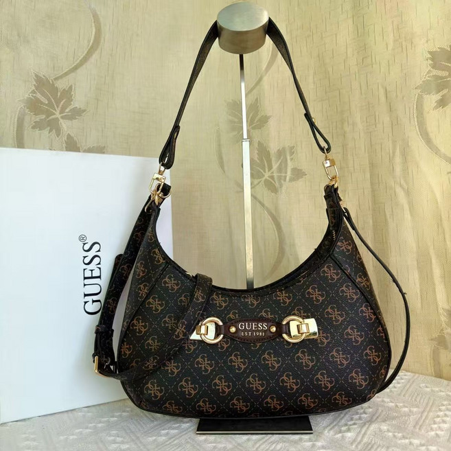 게스 25S 핸드폰 프린트 아치형 크로스백 빈티지 멀티룩 체인 스트랩 여성가방 패션 겨드랑이 백