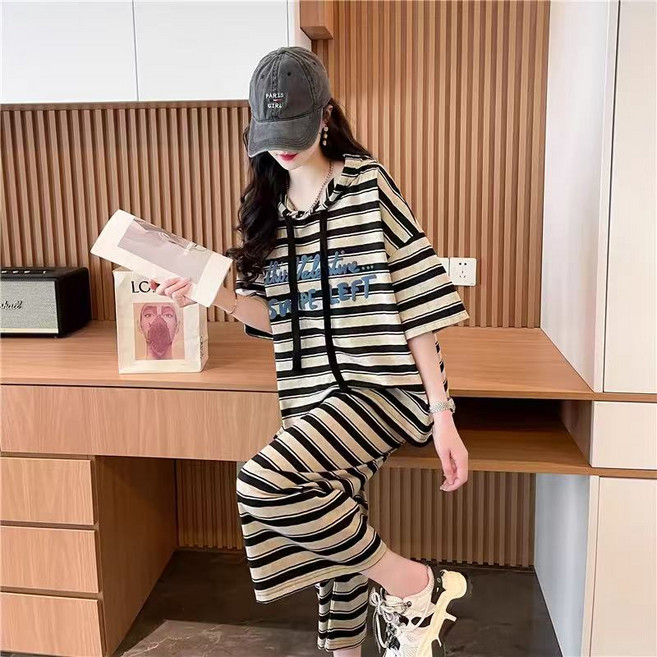 AREVI여름 여성 트레이닝 세트 루즈핏 스트라이프 후드 프린트 시크 캐주얼 반팔 7부 바지 세트