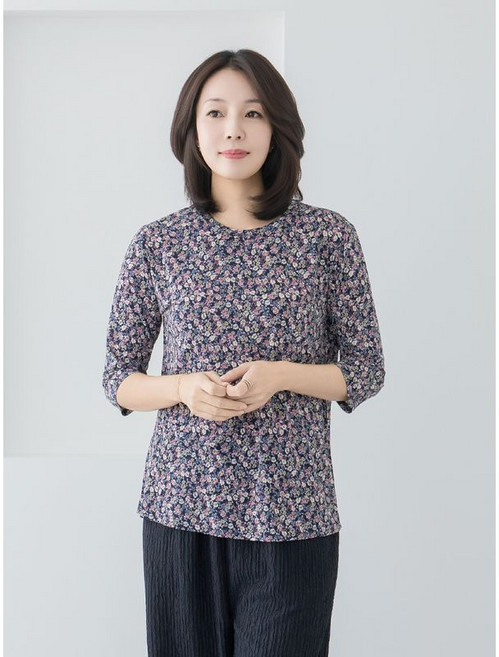 엄마옷 마담4060 화사한잔꽃무늬스판티셔츠 -QTE2603060-