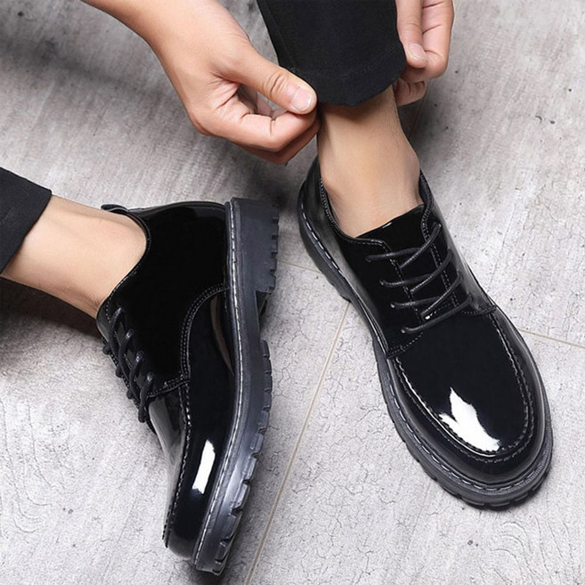 클래식 남성 로퍼 남자 구두 정장 에나멜 캐주얼 신발 남자 플랫 슈즈 로퍼 첼시부츠 슬리퍼 통굽 신발 dew+16671zY