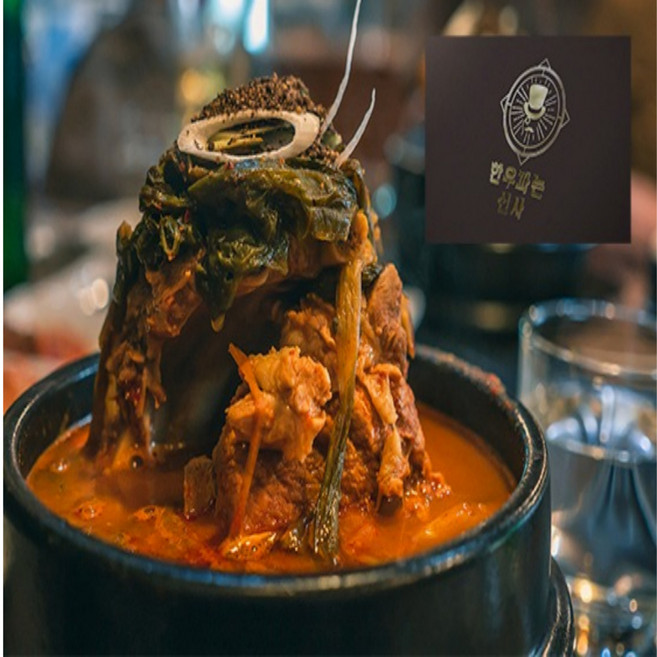 [최고 좋은 목뼈만] 우거지 감자탕 뼈해장국 2kg 푸짐한 2인분, 1개