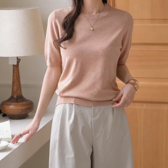 데일리앤 러빈 부드러운 여성 기본핏 얇은 반팔 니트 티셔츠 출근코디 하객룩 봄 여름 가을