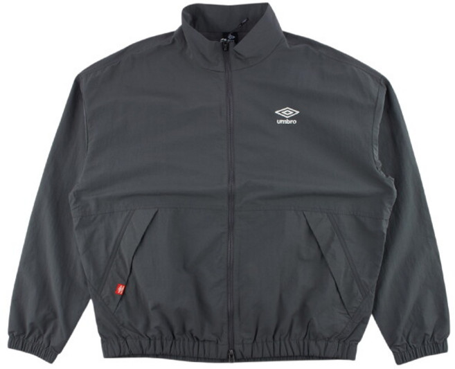 [엄브로] 클래식 스탠넥 웜업 바람막이 자켓 UQ221CJK41 DKA