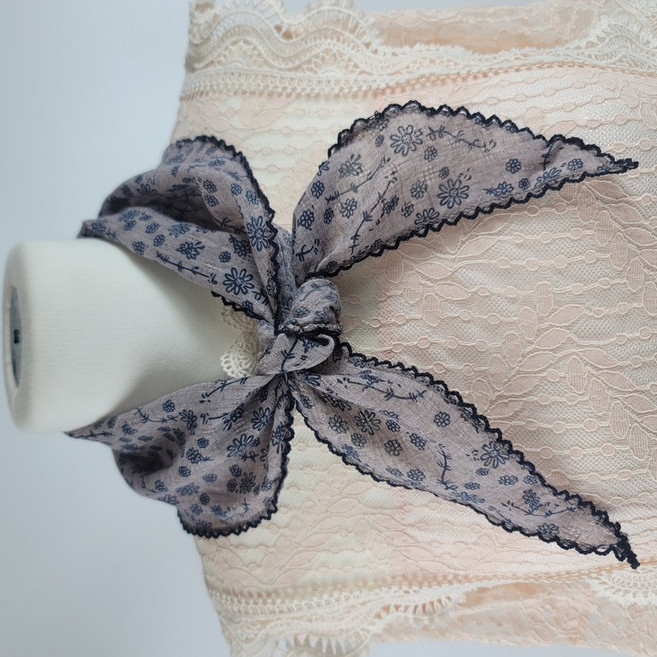 [첫눈에 반하다] 삼각 뜨개 자수 쁘띠 스카프 꽃무늬 패턴 스카프 여름 시원한 레이스 시스루 망사 쿨 텐셀 인견 쁘띠 삼각