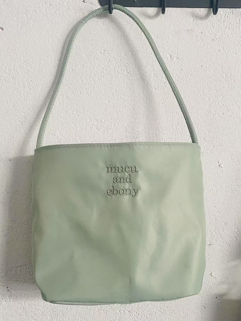 패션 수 놓은 높은 탄성 방수 나일론 모든 경기 캐주얼 속옷 어깨 가방 여성