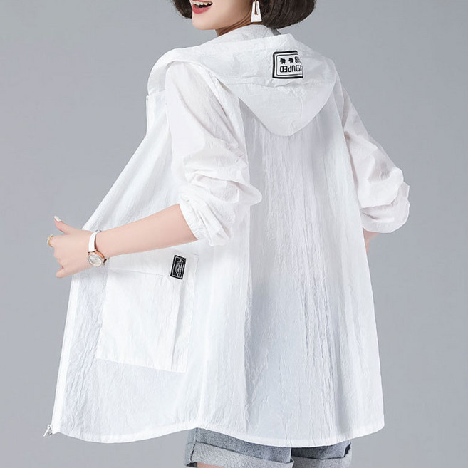 FANSYLI 바람막이 중년 여성 여름 초경량 자켓 하프 통기 자외선 차단 후드 코트 빅사이즈 엄마옷 X2505M20