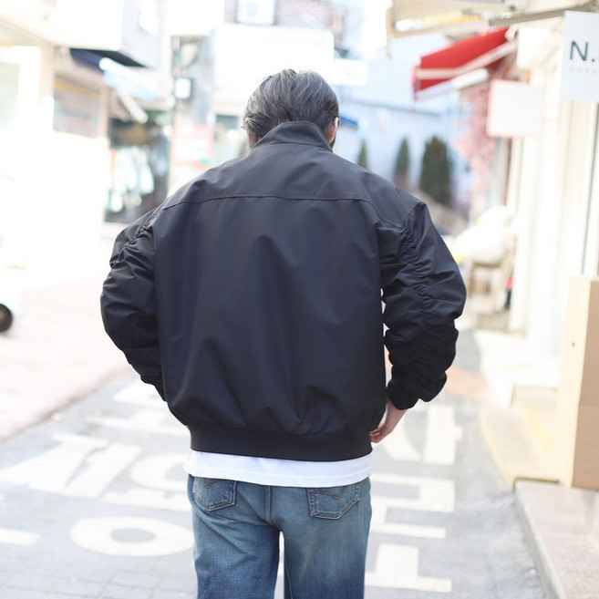 남자 오버핏 바람막이 항공점퍼 간절기 블루종