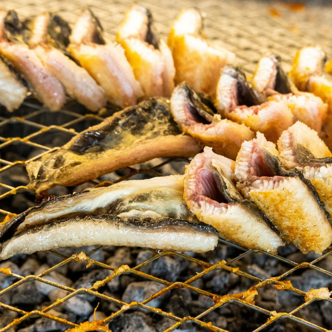 [당일손질] 통영 손질 바다장어 자연산 장어 1kg 2kg 3kg 중 대 특대 붕장어 아나고 구이 구이용 탕용 머리 뼈 포함, 1개, 1kg (대)