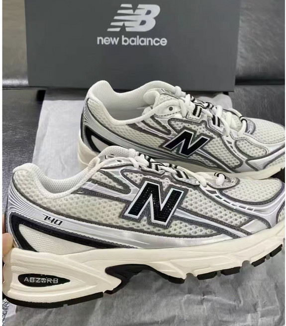 뉴발란스 운동화 740 씨 솔트 블랙 화이트 발이 편한 신발 키높이 런닝화 러닝화