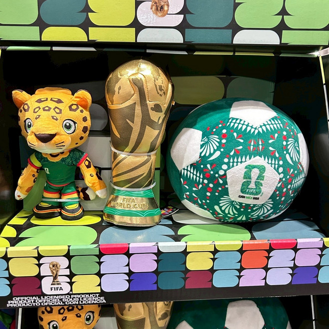 FIFA 世界盃 2022 玩偶與紀念品, 黃色, 綠色, 紅色, 金色, 3個
