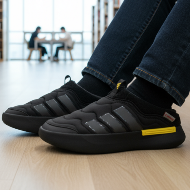 아디다스 퍼프뮬 겨울 남여공용 패딩 신발 슬립온 슬리퍼 방한화