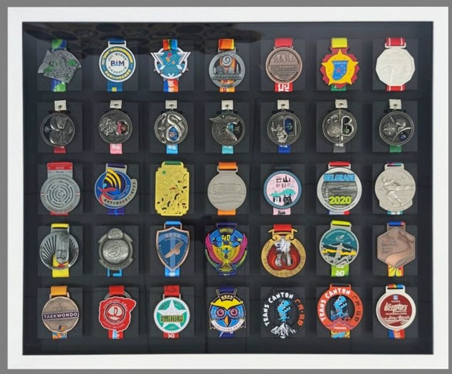 액자형 메달 거치대 인테리어 진열/정리/보관함/메달걸이, 얼음 화이트, 1개