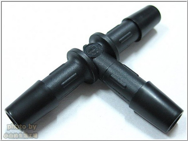 小白的生活工場*EJ BLACK Nylon "T" 型轉接頭, 1個, 4分