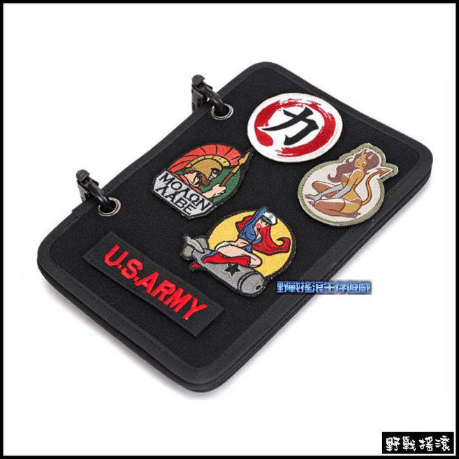 【野戰搖滾-生存遊戲】戰術臂章收集本、展示本 臂章黏貼摺疊墊 徽章肩章黏貼整理, 黑色, 1個