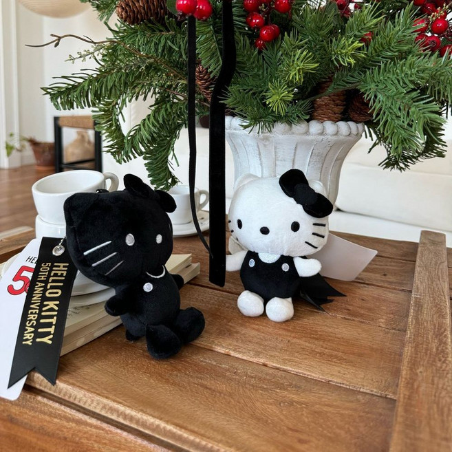 50주년 키티 인형 키링 기념 헬로우인형 백꾸템 소장템 가방키링 백참, 블랙