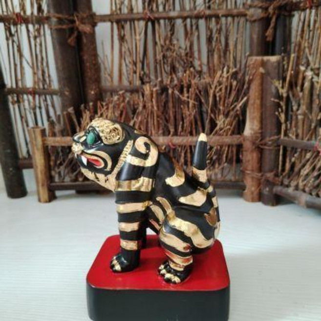 崖柏檜木木雕虎爺將軍擺件 實木招財鎮宅, 爺將軍十二釐米左右實木招財鎮宅