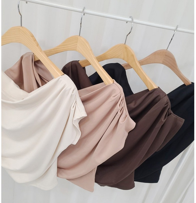 흐르는여리함 사선 셔링 오프 블라우스 티셔츠