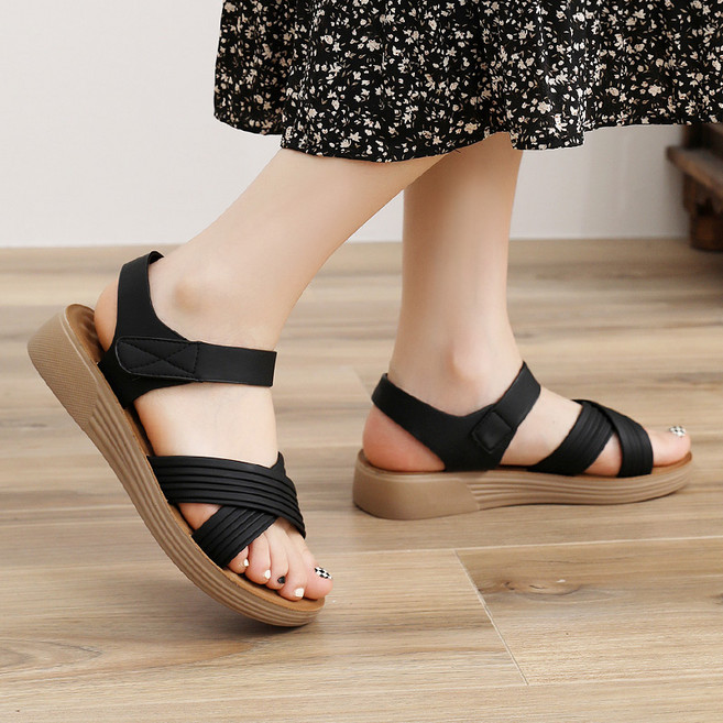 YANGTA 발편한 여성 여름샌들 벨크로 여자샌들