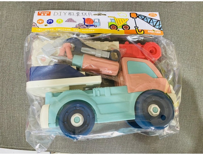 大台組裝吊車拆卸玩具 DIY益智玩具 螺絲起子玩具 交通造型玩具 怪手男孩玩具 聖誕禮物 生日禮物 交換禮物 水泥車, 大台吊車（馬卡龍色系）, 1個