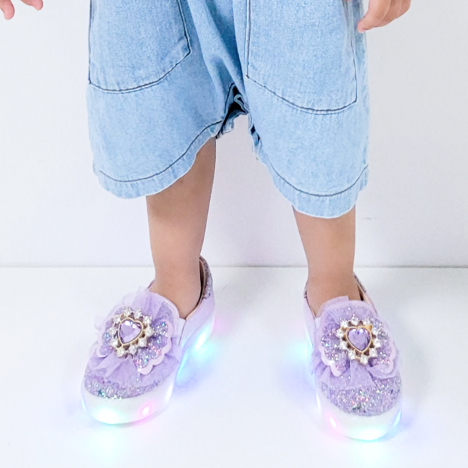 FROMBEBE 프롬베베 여아용 엘리스 하트 큐빅 LED 라이팅 슬립온