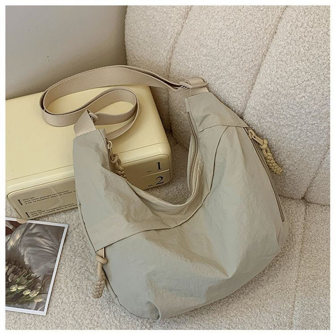 KP 尼龍餃子包 簡約休閒大容量單肩斜挎包, 米白色