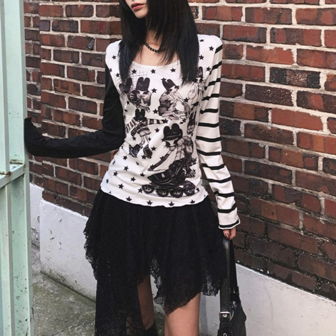 피니 (키치girl 펑키) 히토미 별빛 스모크 펑크 루즈핏 긴팔티 (1color) 펑크 키치 그런지룩 y2k 유니크 댄스복 인생샷 가을티셔츠 간절기룩 이너긴팔티