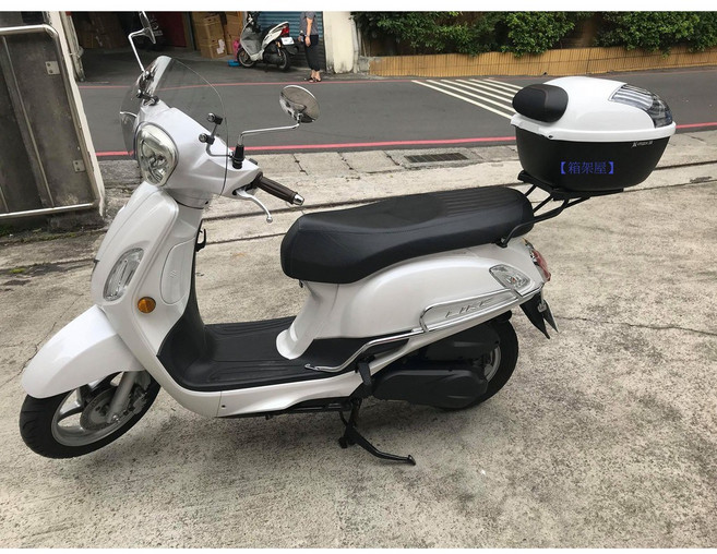 KMAX K17 漢堡組 30公升, 1個, LIKE箱架+K17無燈款後箱+靠背,白色