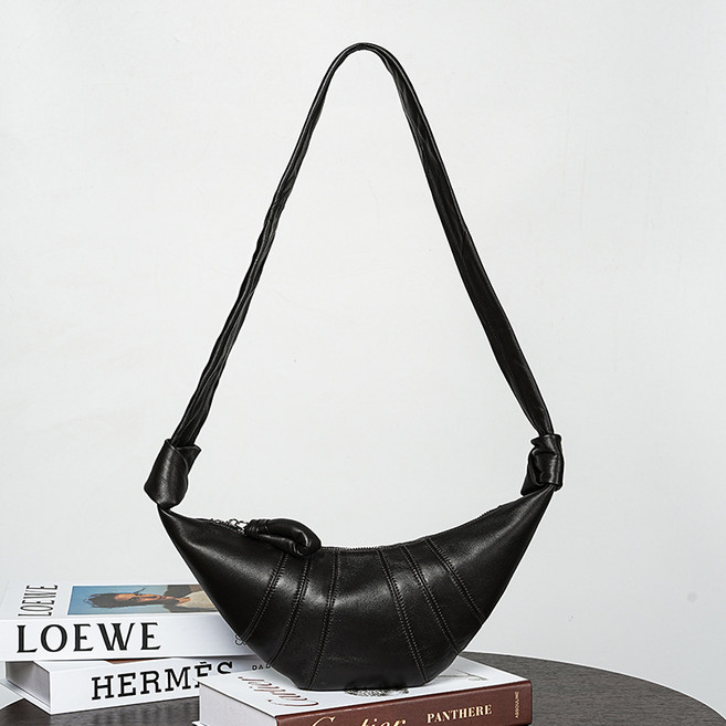 D.I.O 명품 양가죽 만두스타일 크로스백 슬링백