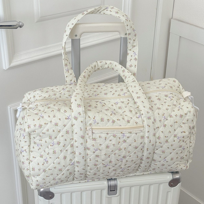 에브리테일 플로럴 더플백 누빔 보스턴백 여행가방