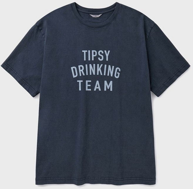 [유니온블루] [V2] TIPSY DRINKING TEAM PRINTED T-SHIRT [DYED NAVY]