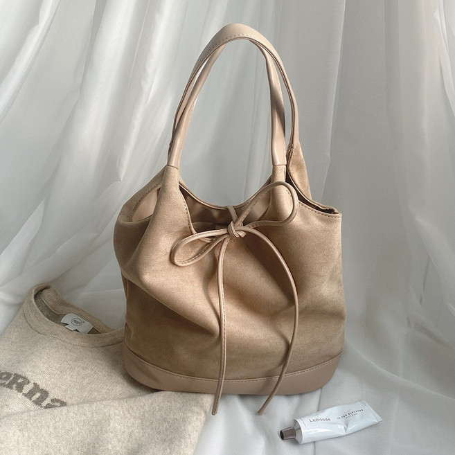 에브리테일 리본 스웨이드 숄더백 여성 가방 하절기 가방