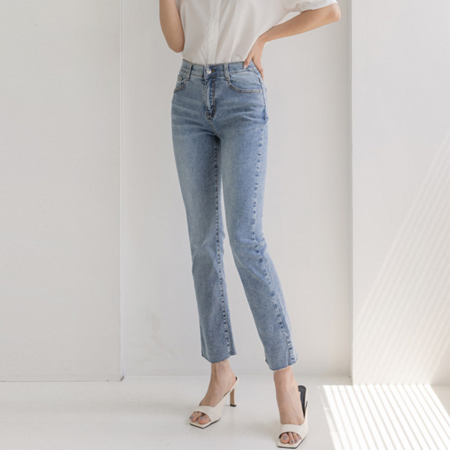 데일리 밑단수슬 울트라 스판 라이트블루 일자 부츠컷 여성청바지