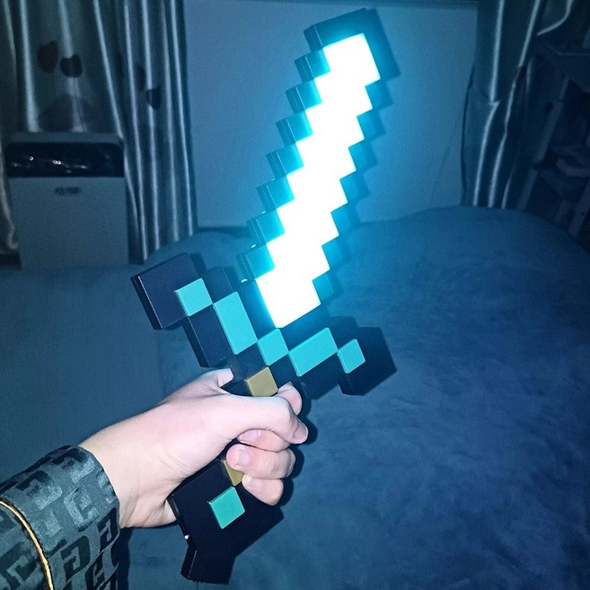 씨플 할로윈 파티 마인크래프트 코스프레검 LED 다이아몬드검 코스튬플레이칼, 묵인하다