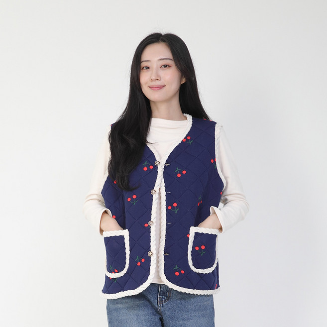 여성 밧줄 조끼 밍크안감 털안감 겨울 패션 상의 도톰한 곰돌이 체리 패턴 김장룩 꽃조끼 촌캉스 할머니조끼 누빔 따뜻한 겨울조끼 플라워