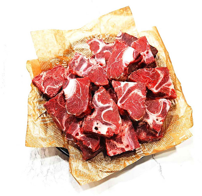 (배터짐) 국내산 젖소 소목뼈 2kg 소사골 도가니 우족 스지 소사태 소양지 아롱사태 우설 업진살 (일요일&당일발송), 국내산 소목뼈 2kg 고기많음, 1개