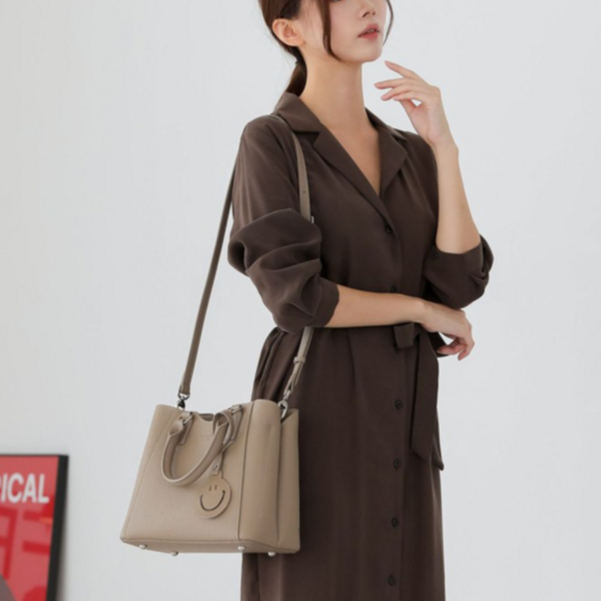 Trendy Daily Bag 천연 소가죽 베이지 블랙 고급스러운 심플 디자인 여성 숄더백 모임 외출 고급형 가죽 여자 토트백 크로스백 소가죽