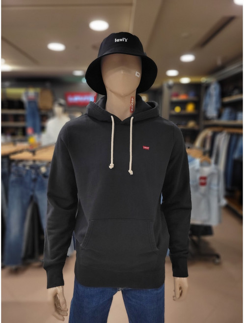 리바이스 무료배송!! 깔끔한 블랙 컬러에 스몰로고로 튀지않게 포인트!! 하나쯤 필수 기본 패션 템!!! 어떤 코디도 찰떡!! LEVI'S 스몰로고 후드티셔츠[NC불광]345811