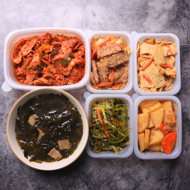 건강예찬 6종 반찬 소고기미역국 제육볶음 밑반찬4종, 2kg, 1개