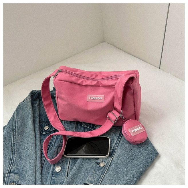 FASHION 韓版超輕量大容量水餃子母包 粉色斜挎單肩休閒通勤包 附零錢包 尼龍材質, 粉色(送零錢包)