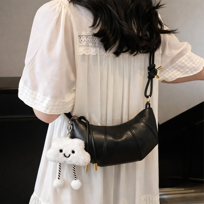 Belua 여성 빈티지 레더 반달 숄더백 미니 크로스백 데일리 슬링백 하프문 가방