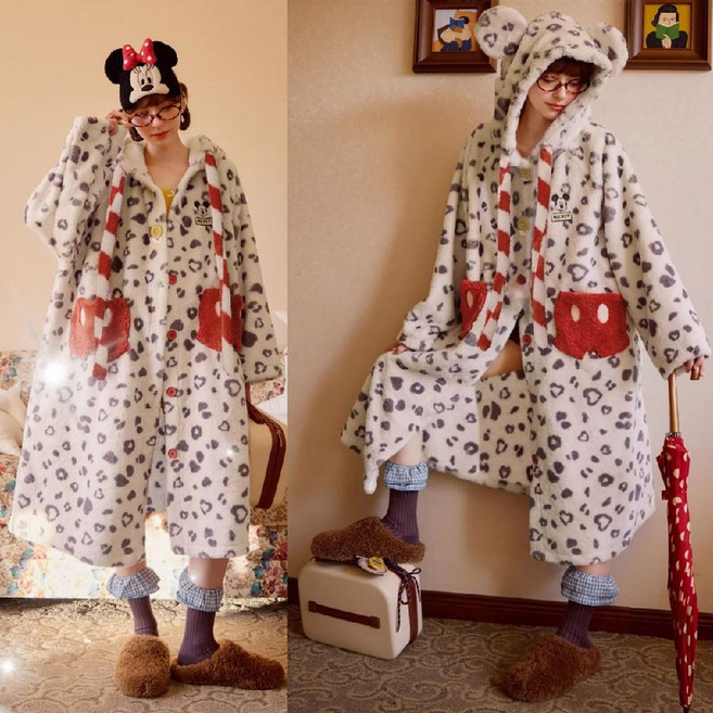 Gukoo 구쿠 빅사이즈 여성 미키마우스 겨울 극세사 수면 레오파드 호피무늬 롱후드 가운
