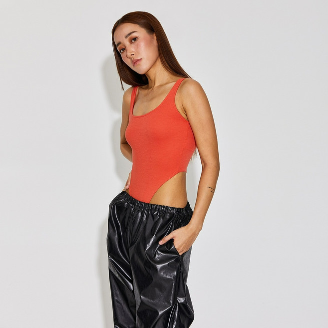 EVERYDAY SCOOP BACK TANK BODYSUIT_T216BS307