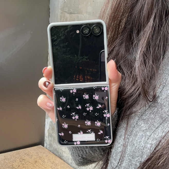 얌코 핸드폰 케이스 갤럭시 z플립6 z플립7 케이스 블랙 밀크커피 플라워